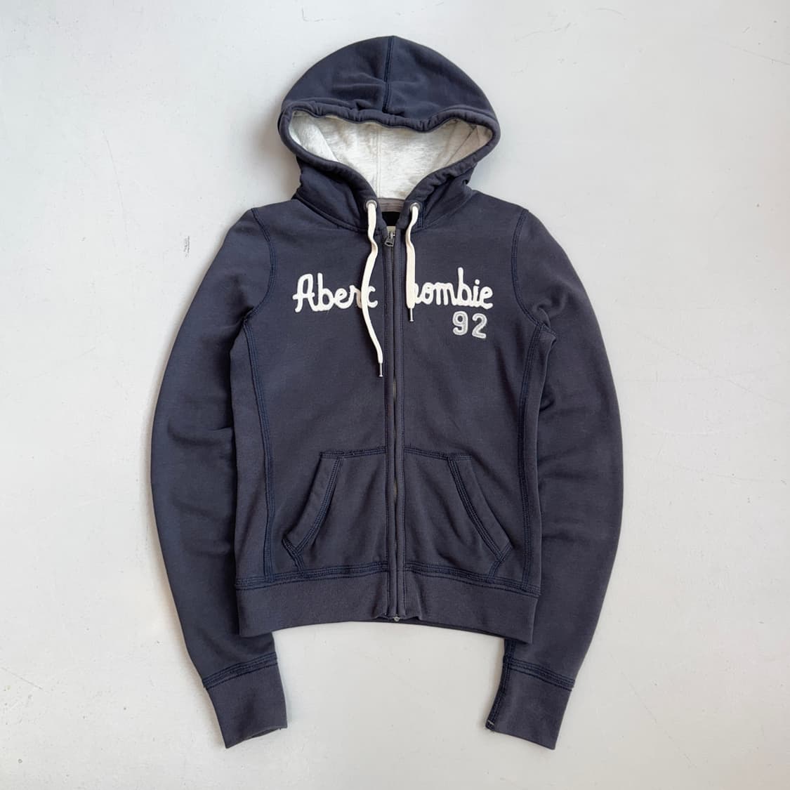 아베크롬비 Y2K 아치로고 딱붙 후드집업 상품이미지2