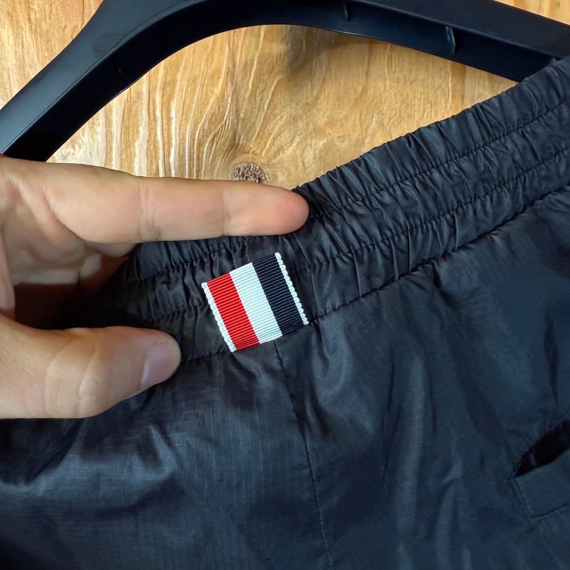 톰브라운 4선 반바지 판매 합니다. 상품이미지6