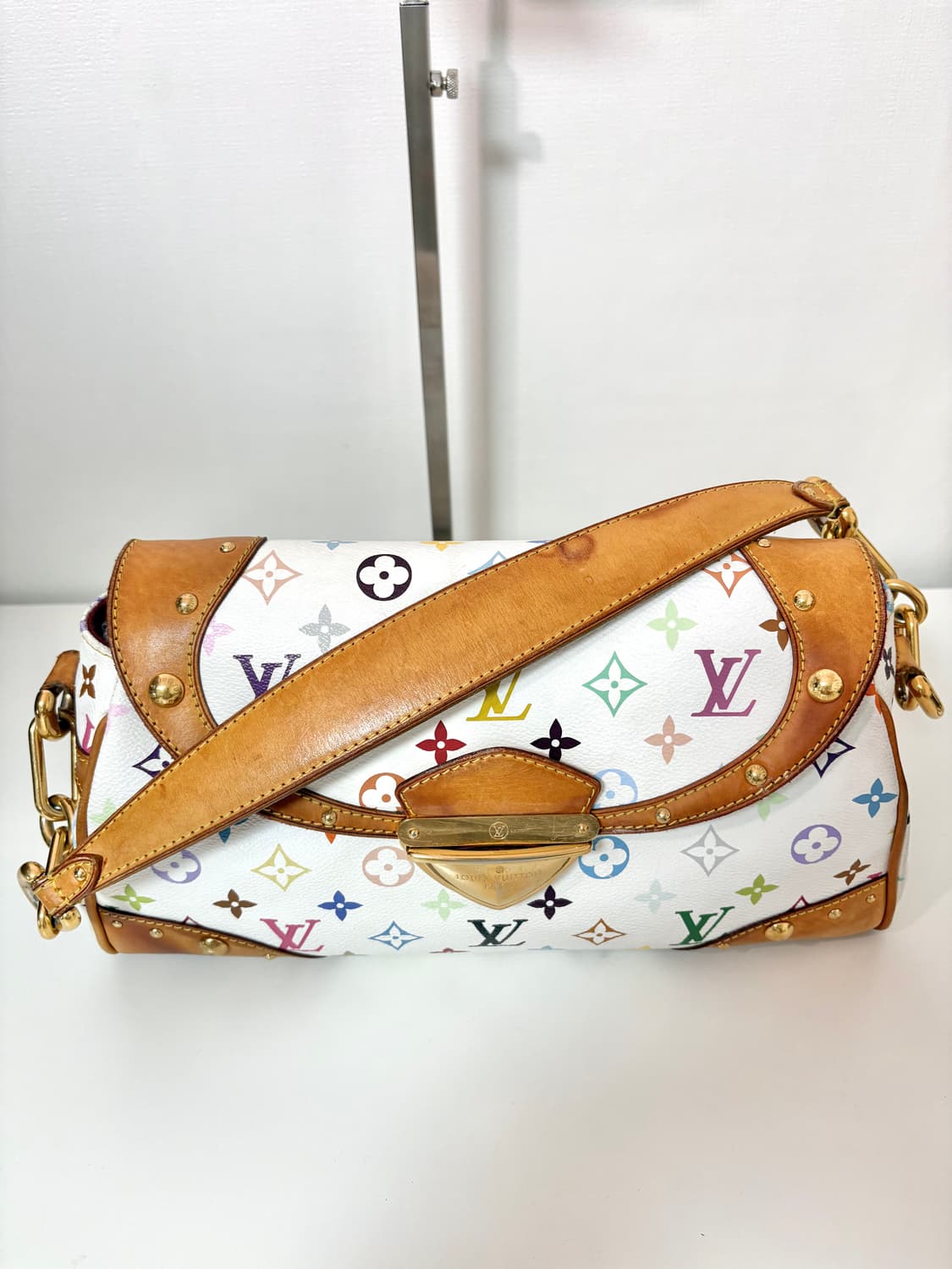 루이비통 멀티컬러 비버리 숄더백 상품이미지6