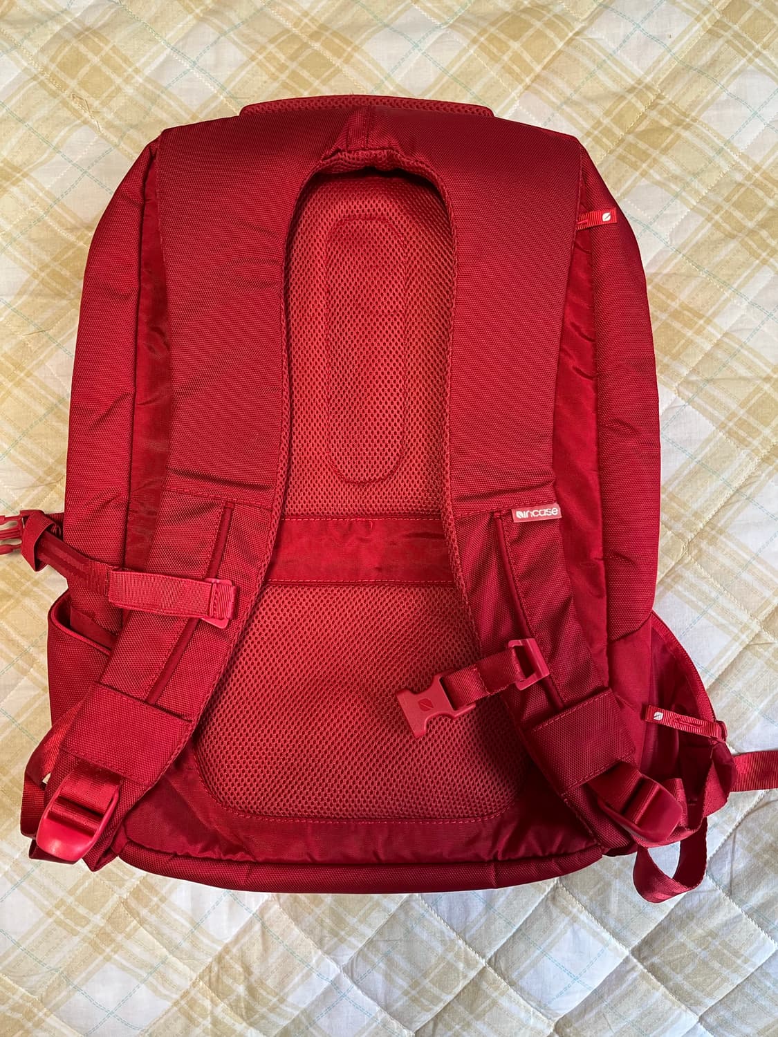 인케이스 백팩 레드 상품이미지2