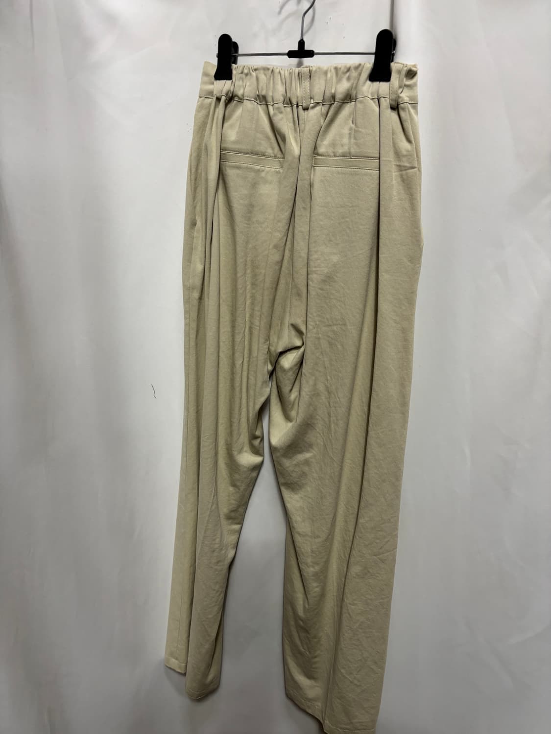 뒷허리 밴딩 베이지 핀턱 와이드 팬츠 상품이미지4