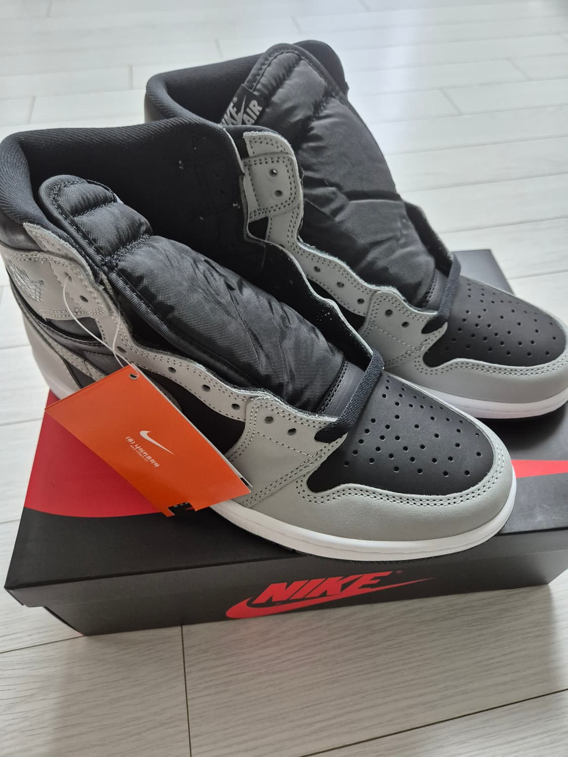 나이키 조던1 레트로 하이 OG 쉐도우2.0 미시착 270사이즈 팝니다 상품이미지1