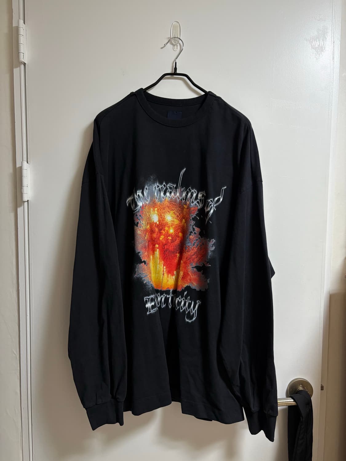 [L] 준지 ECCENTRIC FIREWORK 그래픽 뉴오버핏 롱슬리브 상품이미지1