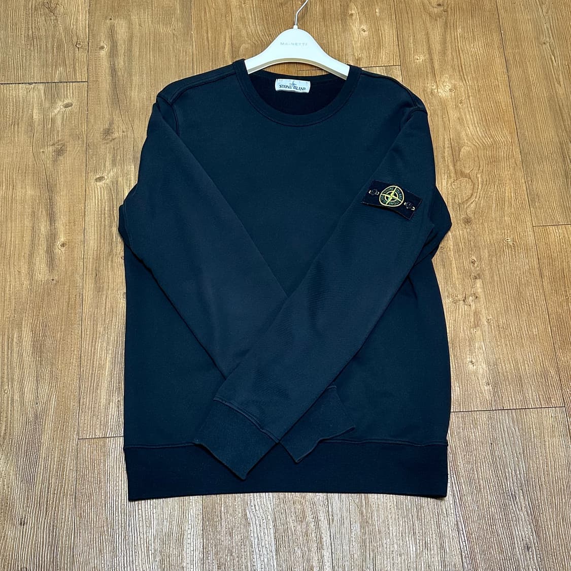 스톤아일랜드 블랙 맨투맨 상품이미지1