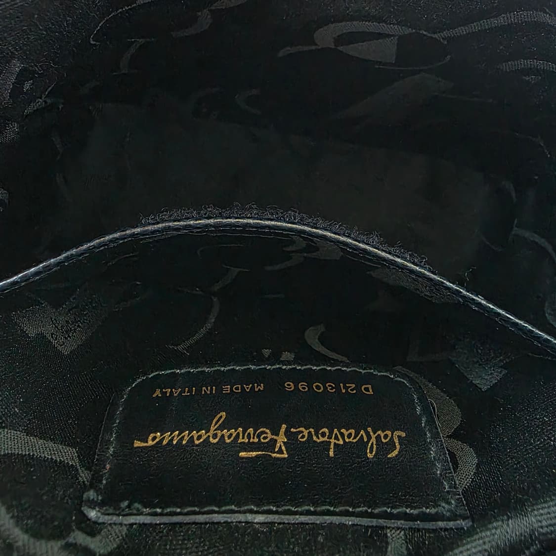 [정품 Ferragamo] 페레가모 바라리본 카메라백 크로스백 상품이미지7