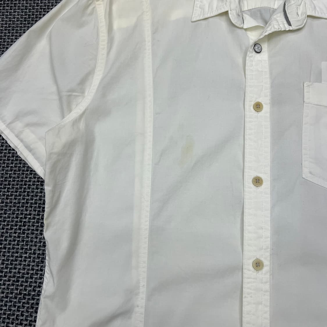 캘빈클라인 화이트 반팔셔츠 상품이미지4