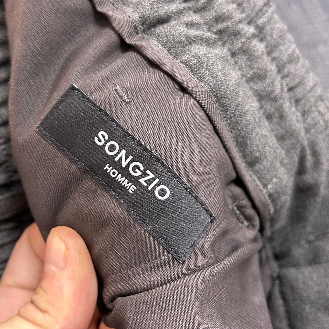 송지오 옴므 23SS 크레이프 벌룬 팬츠 상품이미지8