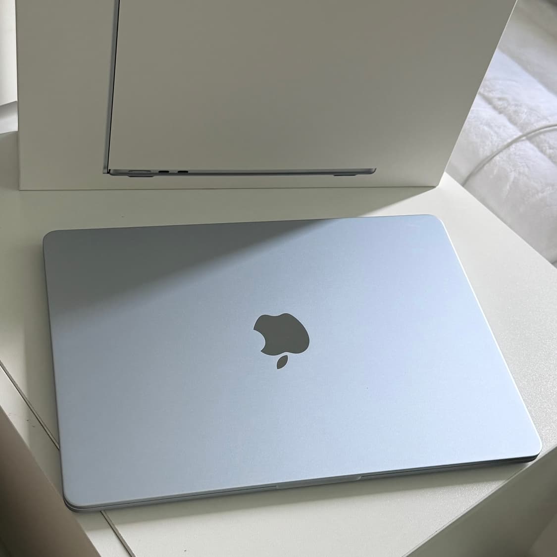 새상품급 맥북 에어 M4 13인치 16GB 512GB 스카이블루 판매 상품이미지3