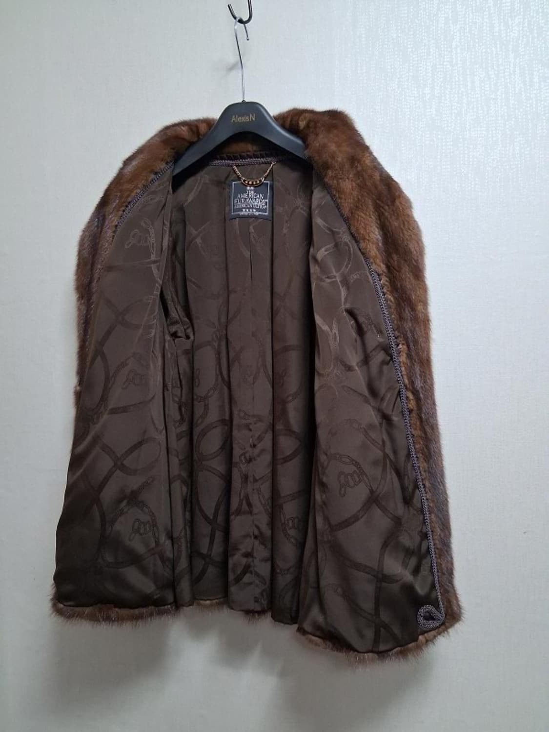 휘메일 밍크코트 브라운 서남모피 암밍크 최상의컨디션77
 상품이미지9