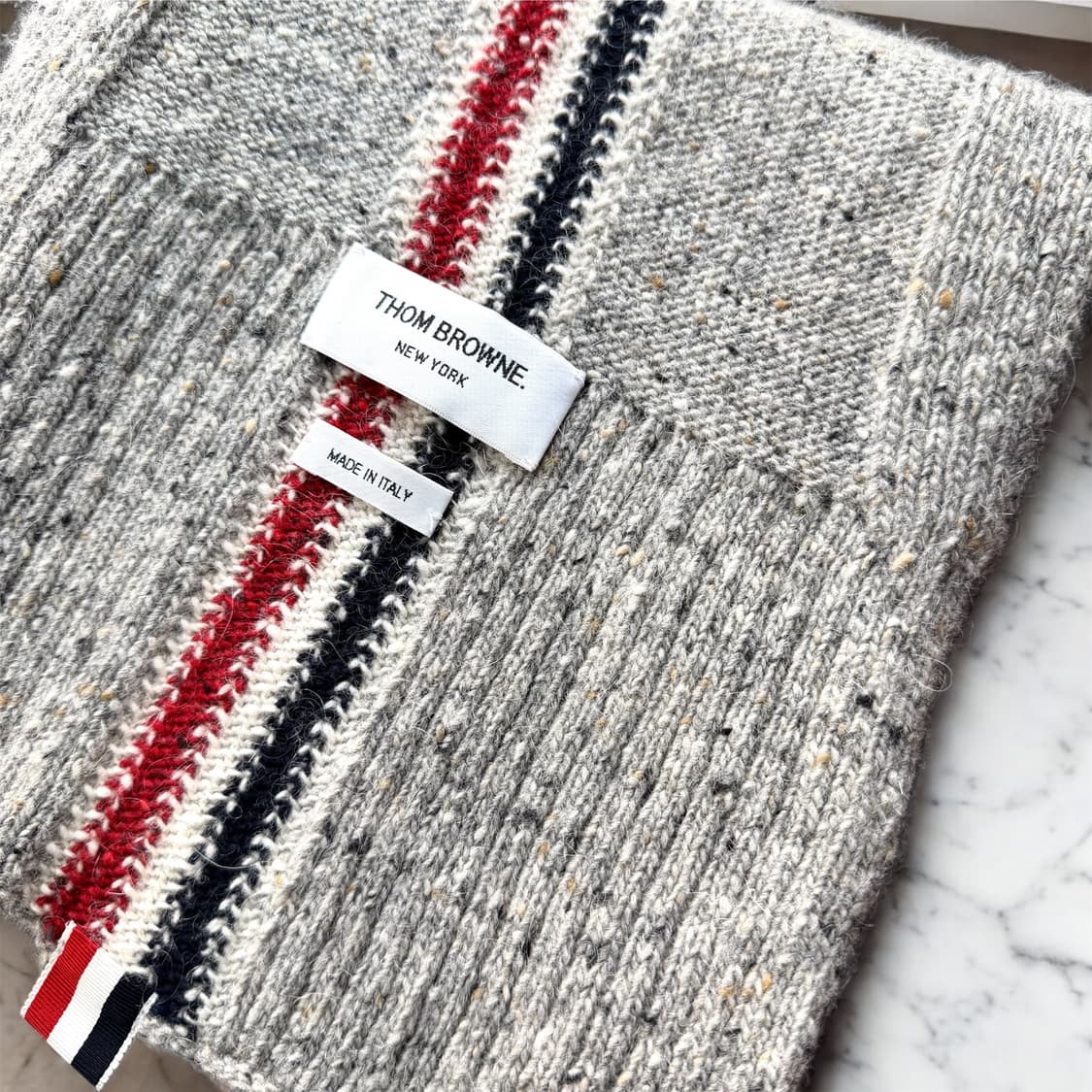 톰브라운 모헤어 3선 스웻 머플러.목도리 상품이미지3