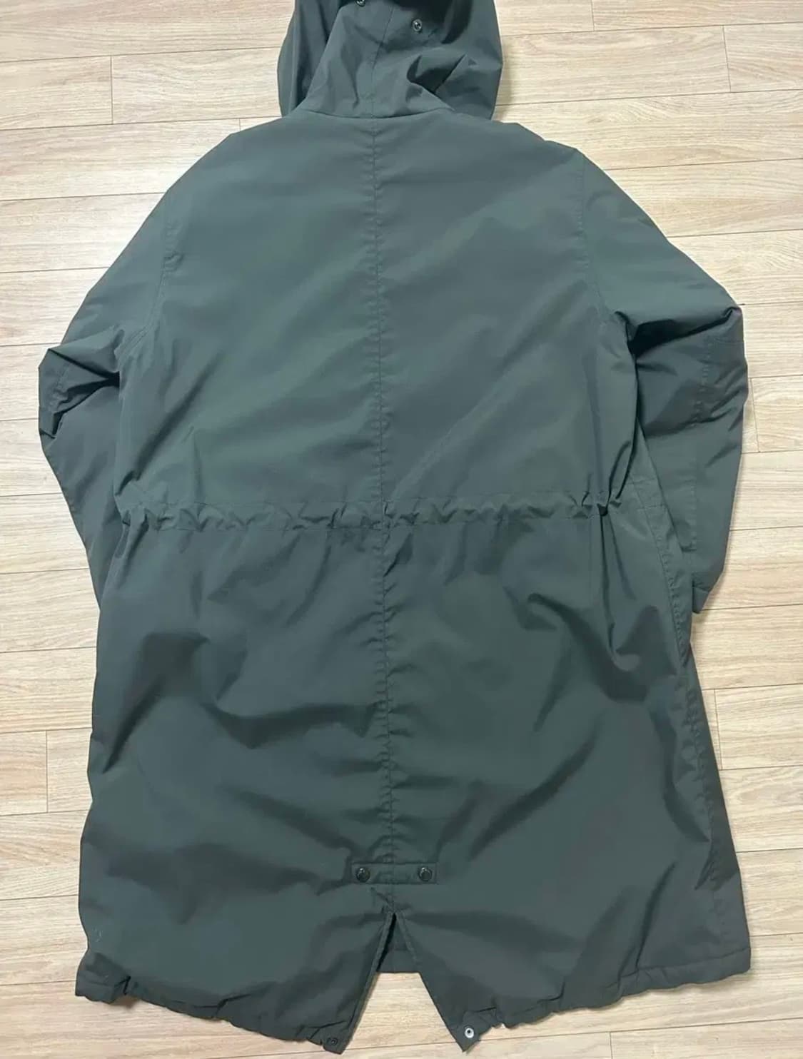 유니클로 엔지니어드 가먼츠 후드 코트 피쉬테일 파카(L) 상품이미지3