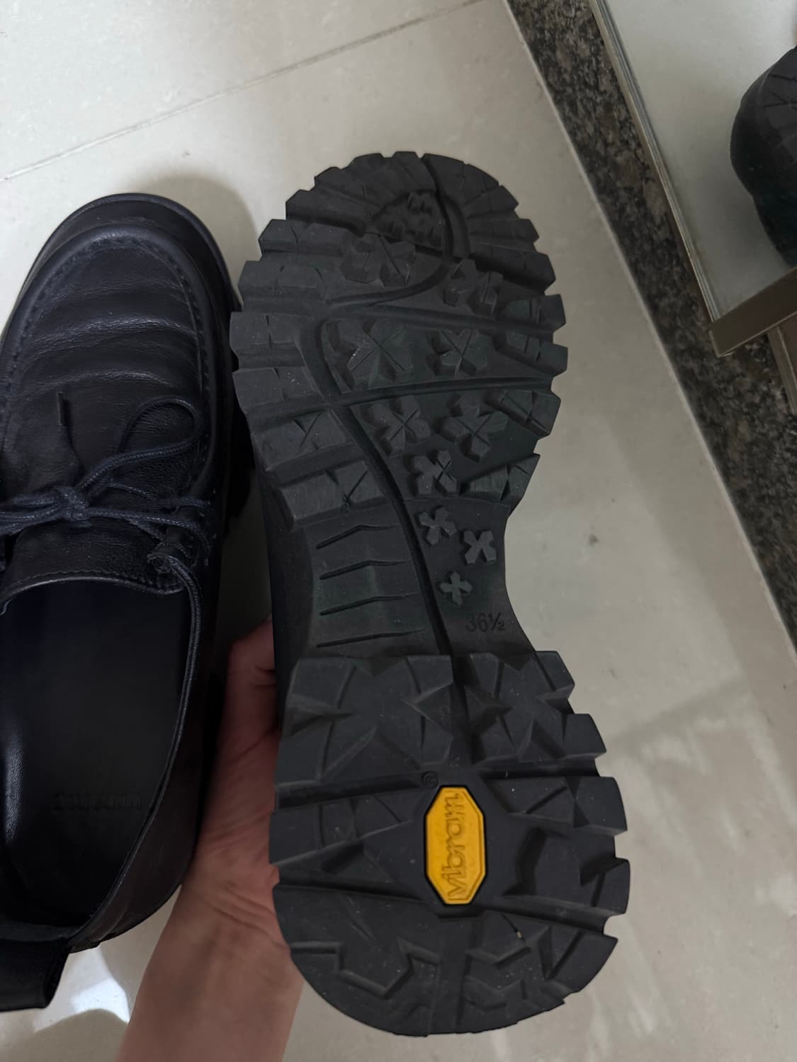 얼바닉 urbanic30 티롤리안 비브람 로퍼 235 상품이미지3