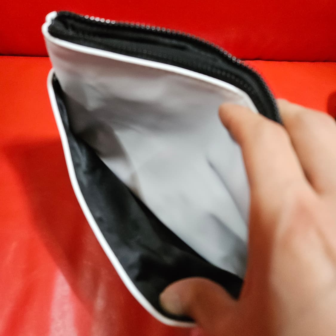 입생로랑(YSL) 뷰티 파우치 클러치 21 x 14 size 상품이미지4