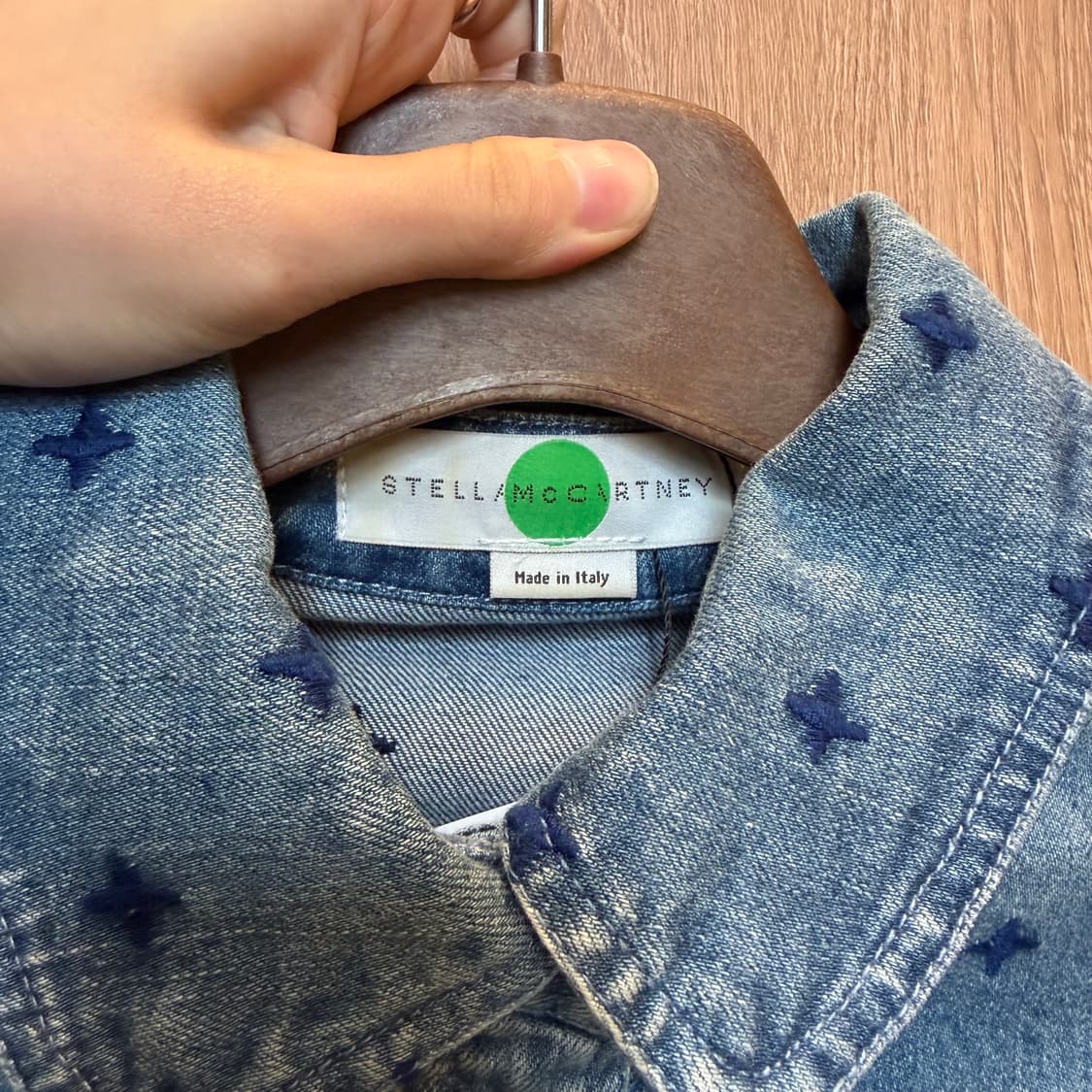 스텔라 맥카트니 크롭 데님 자켓 십자 자수 패턴 디테일 슬림핏 블루 상품이미지5