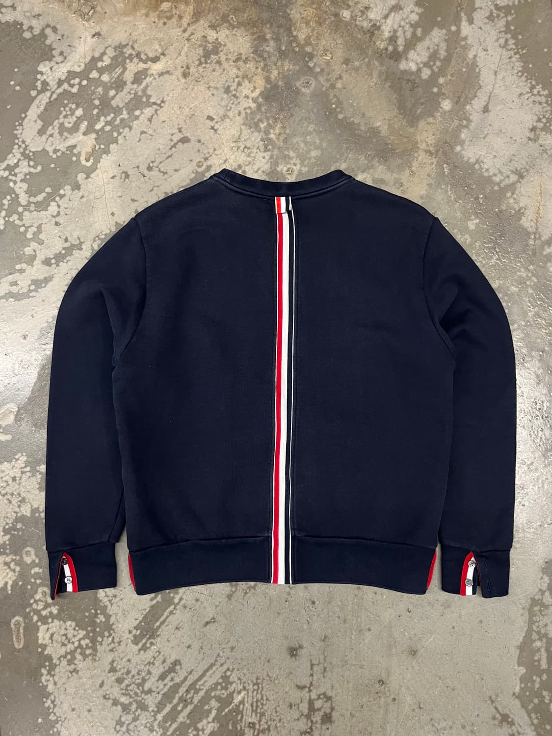 톰브라운 백삼선 맨투맨 네이비 2사이즈 상품이미지2