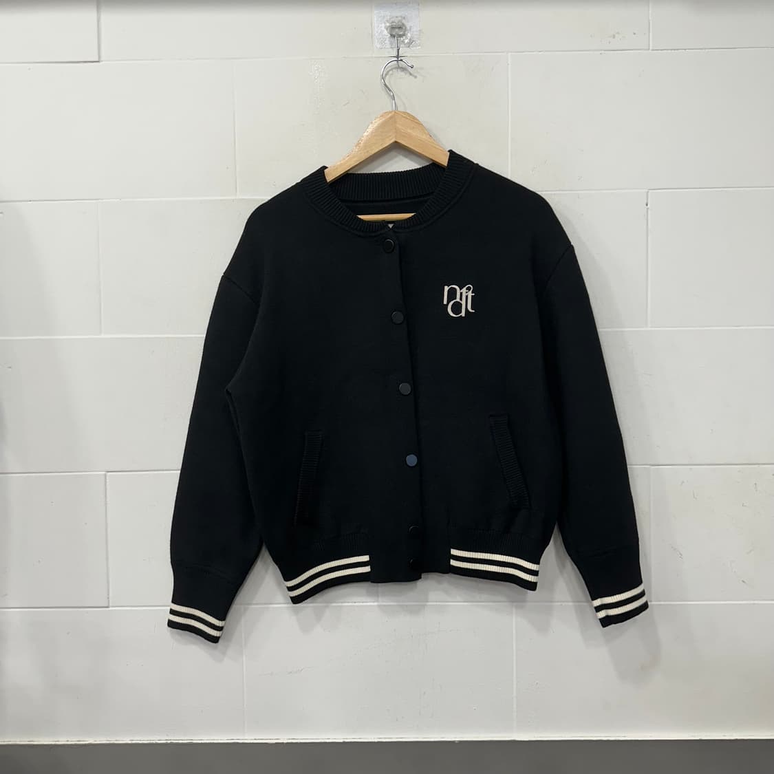 엔니튜드 니트 가디건 상품이미지1