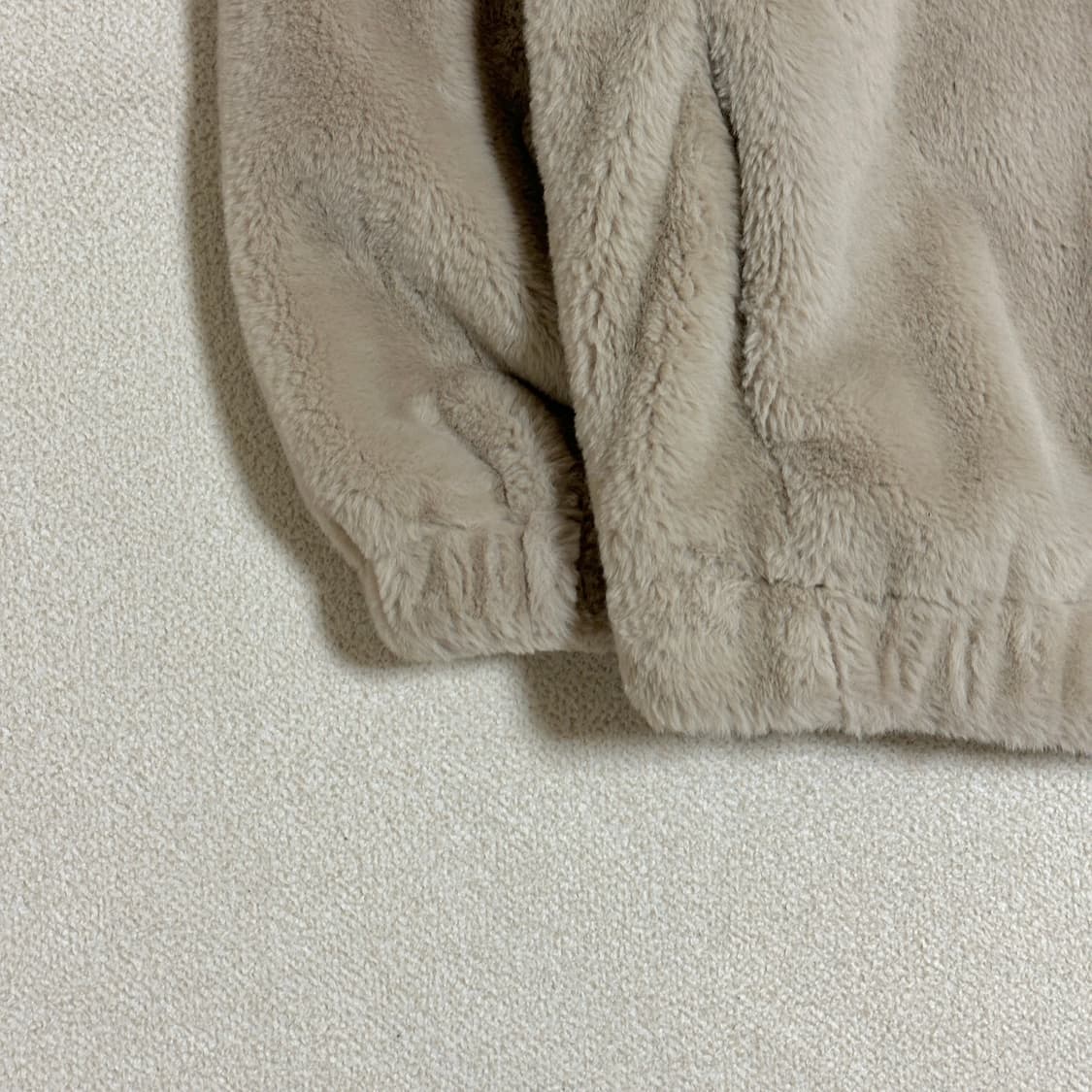 코오롱 스포츠 여성 변형 핏 FAUX FUR 재킷 상품이미지4