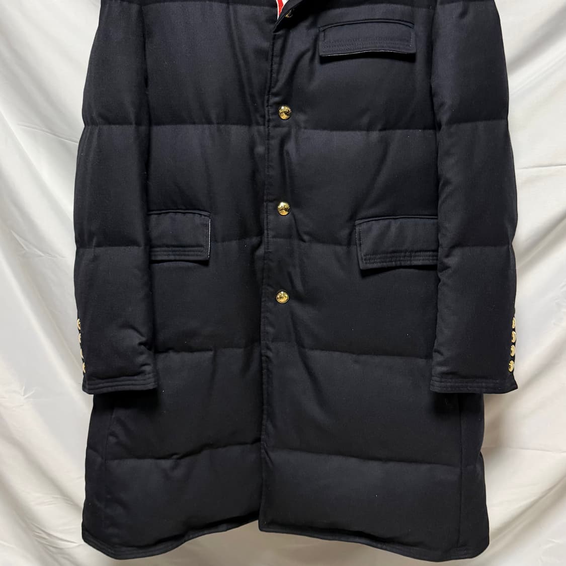 [S+급/오버핏1] 톰브라운 백삼선 금장 울 코트 패딩 상품이미지5