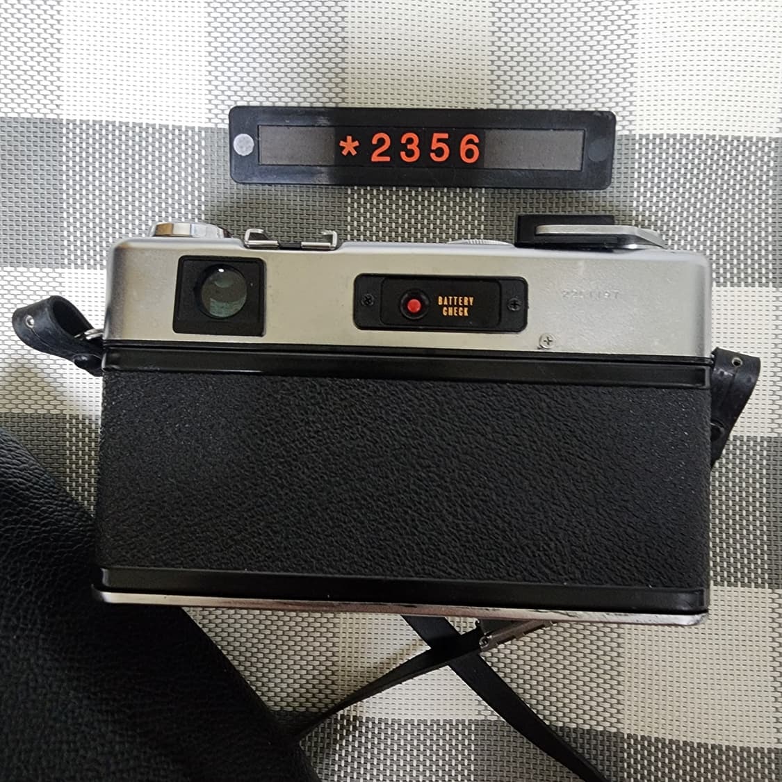 야시카 일렉트로 35 gsn 필름카메라 실버바디 케이스포함 상품이미지3