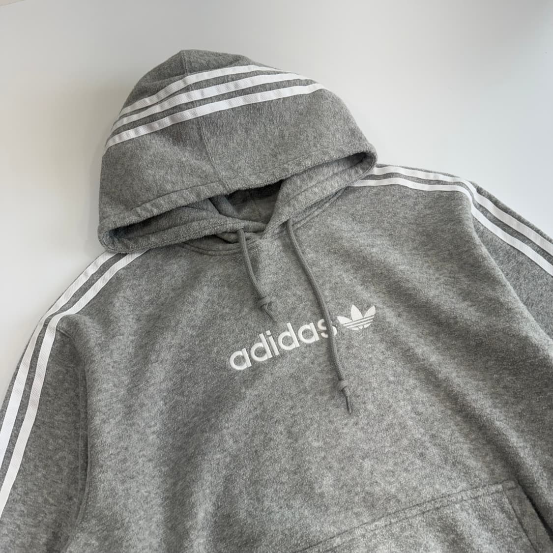 Adidas 아디다스 스펠아웃 로고 그레이 후드티 상품이미지4