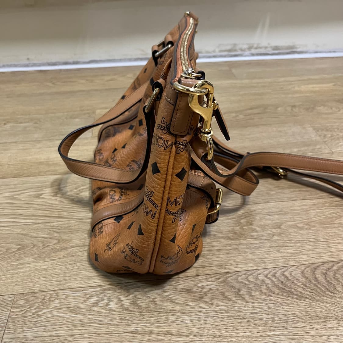 정품/백화점) MCM 비세토스 숄더백 토트백 크로스백 쇼퍼백 호보백 가방 상품이미지5