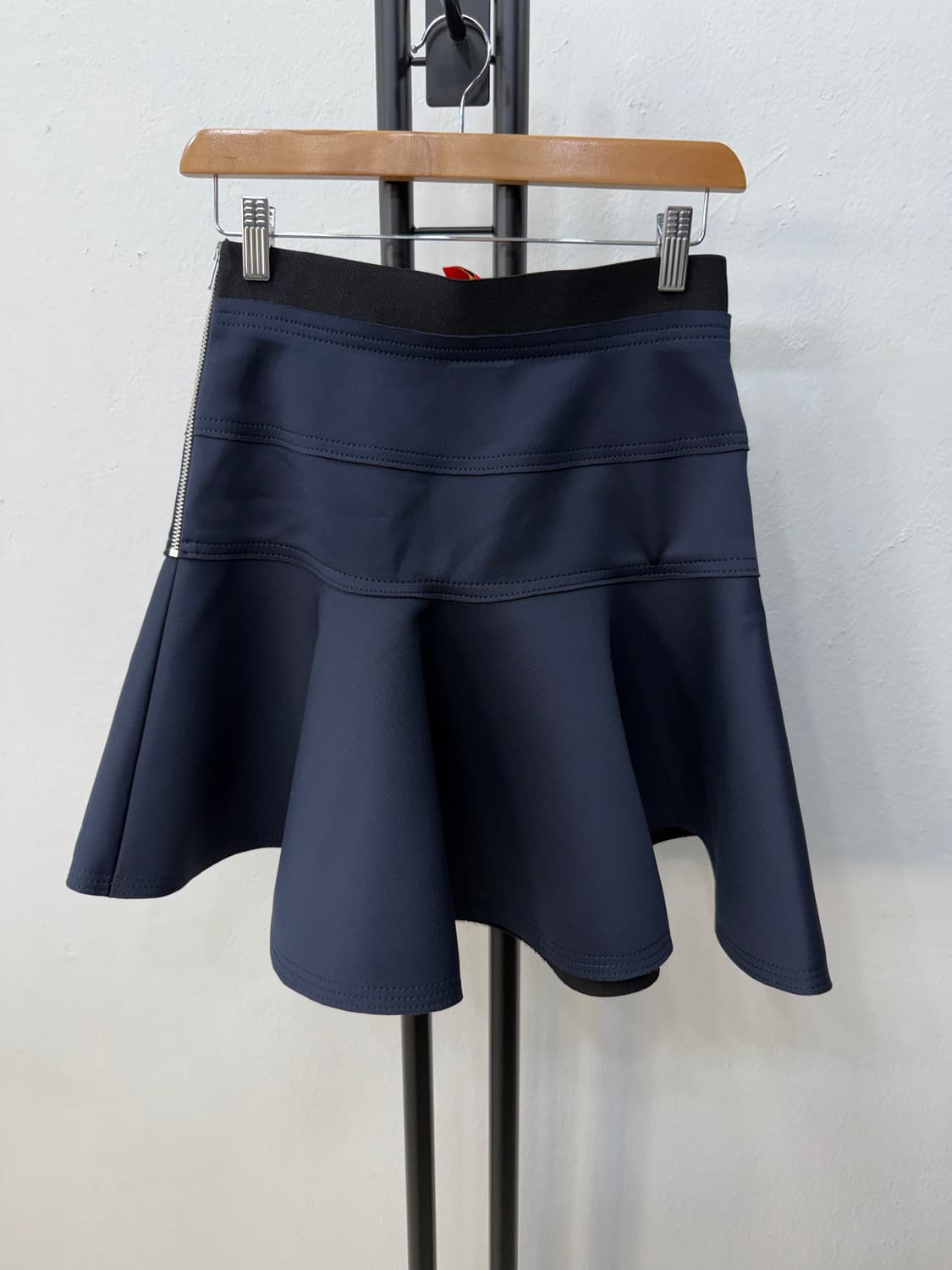 새제품) 럭키슈에뜨 네이비 플레어 스커트 치마 36 상품이미지5