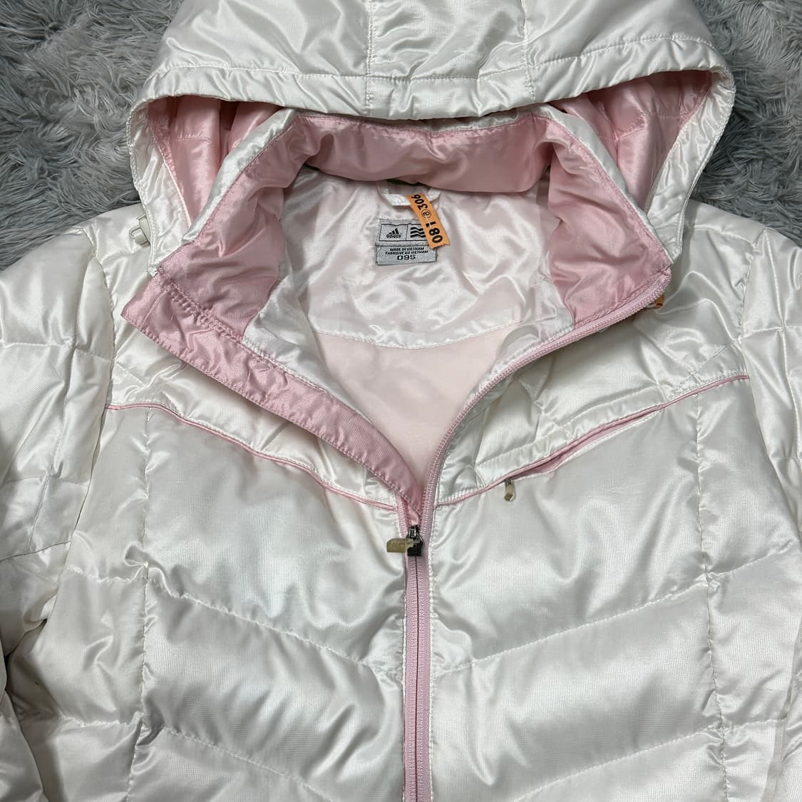 아디다스 딸기우유 화이트 유광 대장급 패딩  상품이미지2