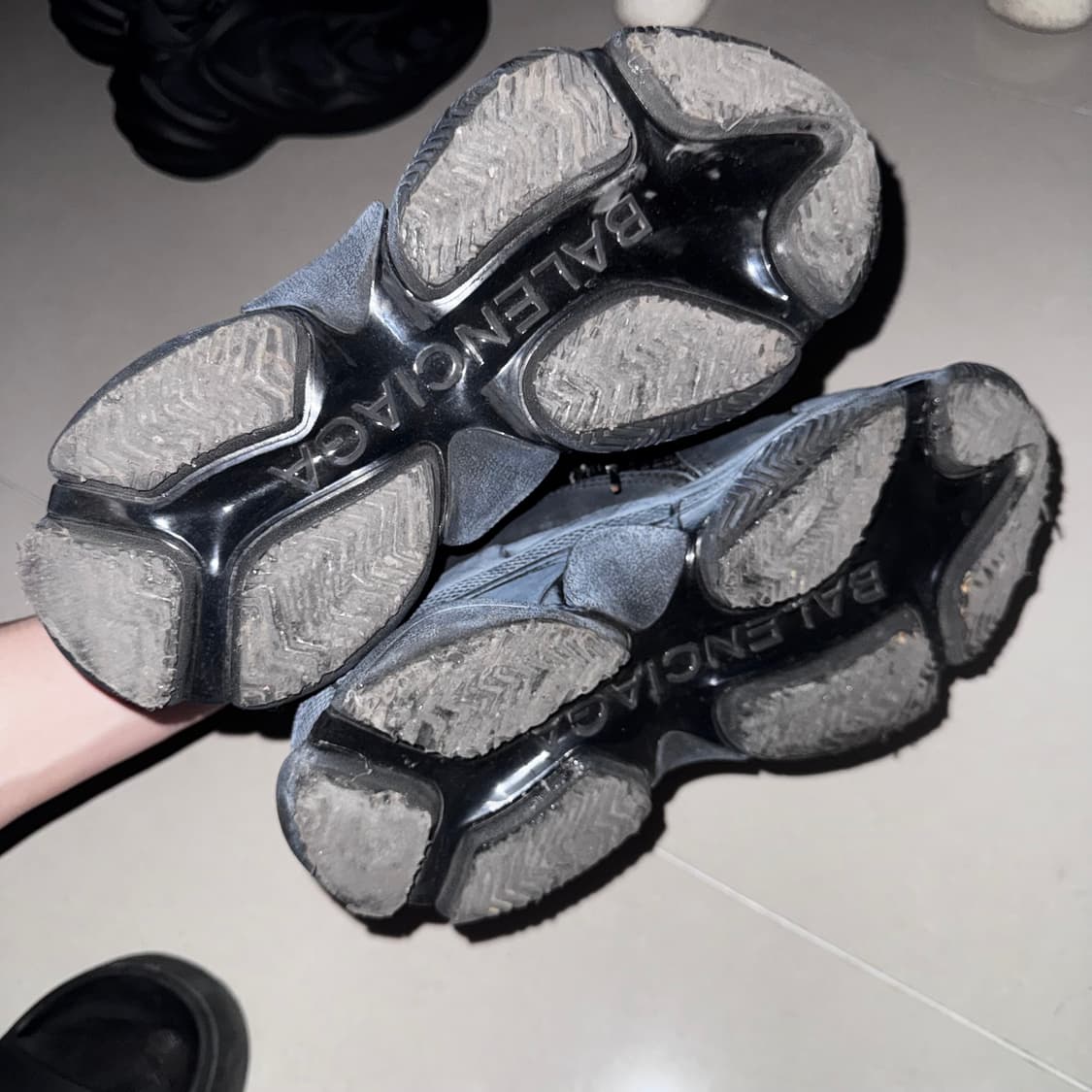 발렌 더티 트리플s (블랙 / 39 (260) ) 상품이미지5