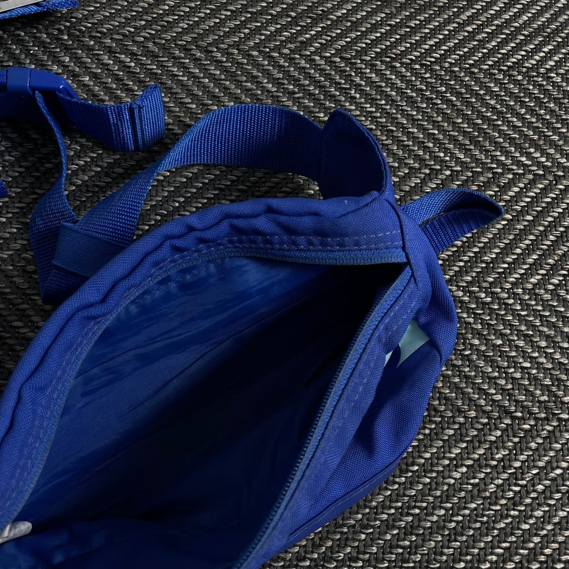 아디다스 올드스쿨 빅로고 힙색o 3241 상품이미지3