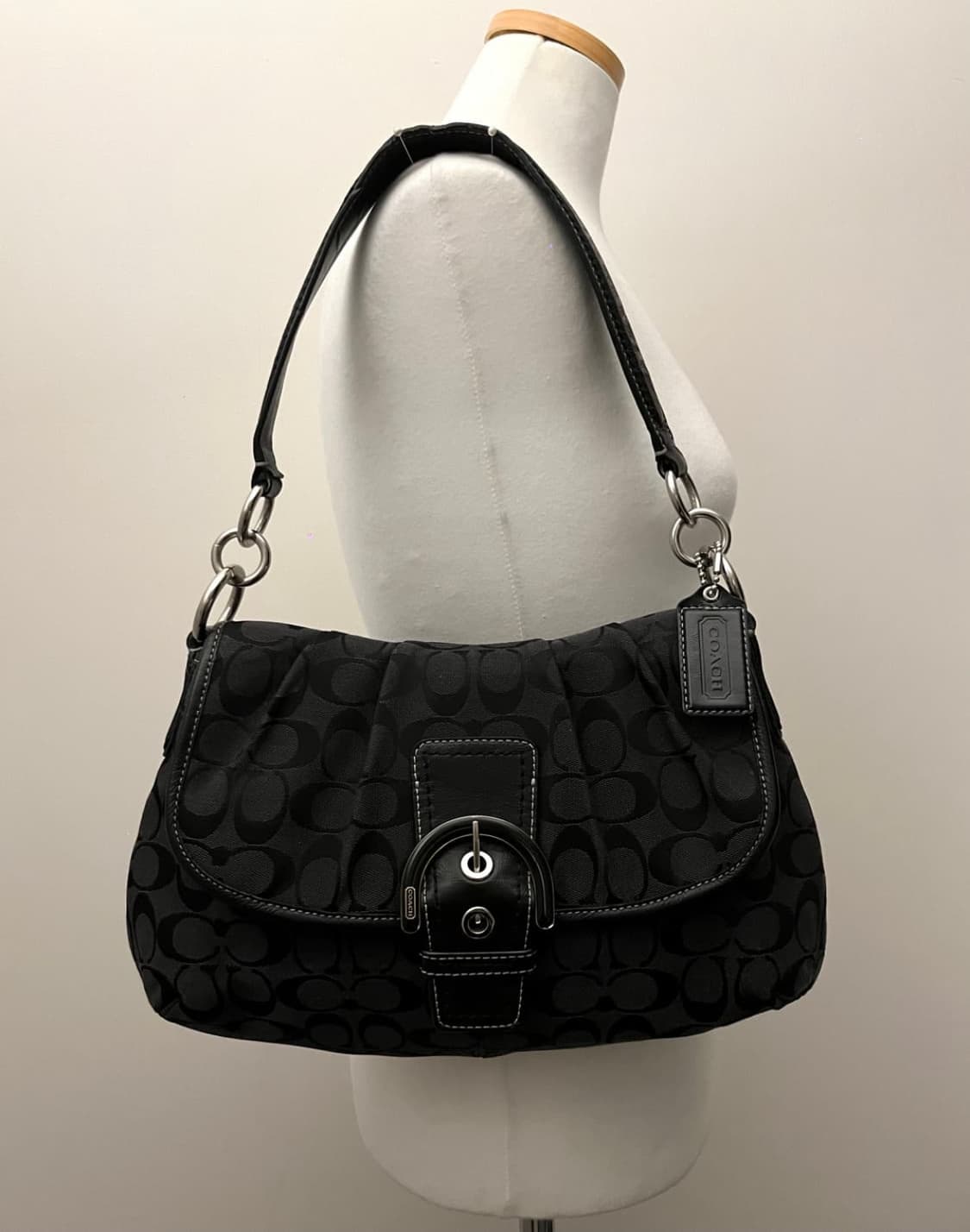 Coach All Black Basic Shoulder Bag 상품이미지1