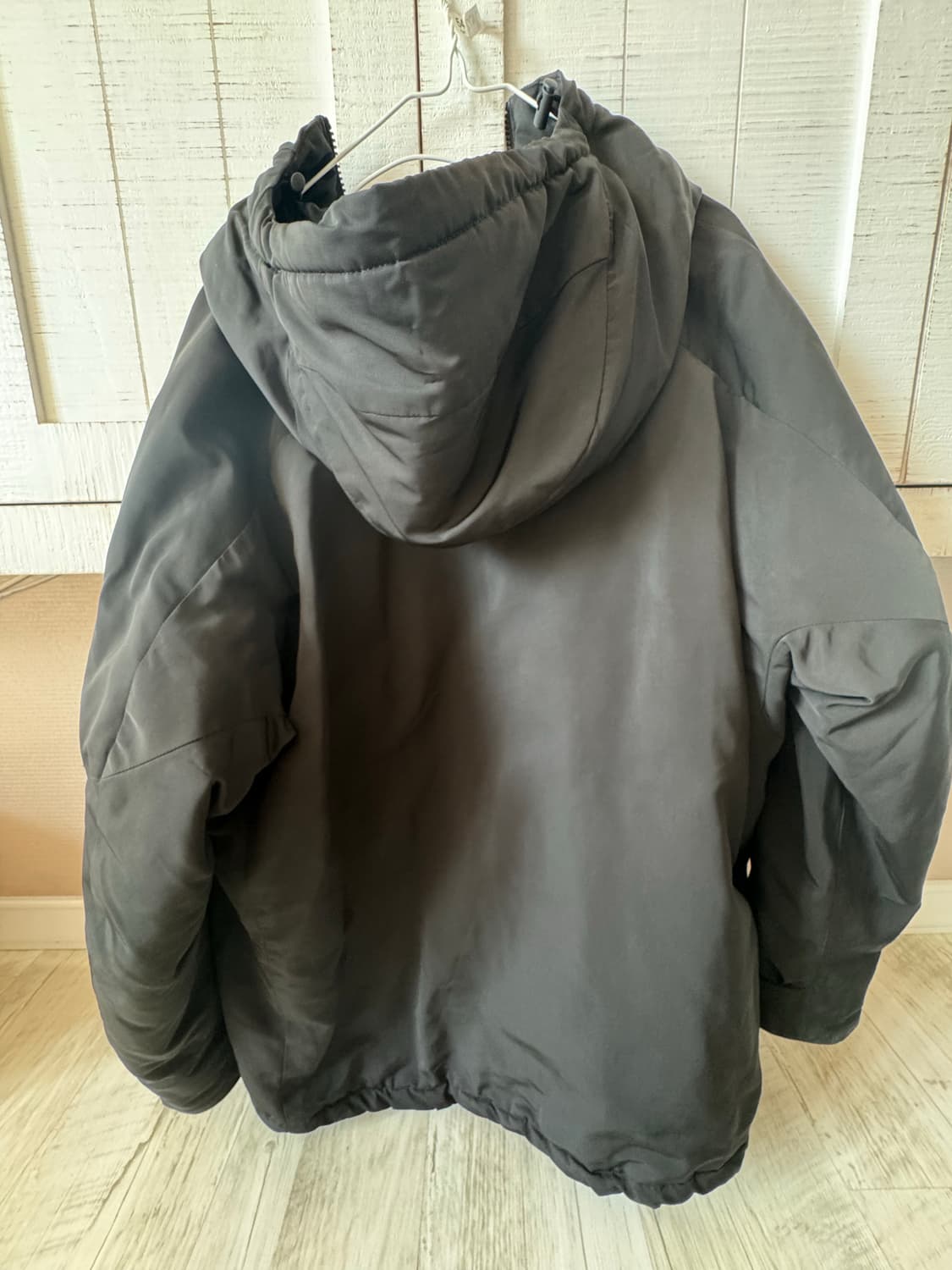 유니클로 화이트마운티니어링 하이브리드 다운파카 패딩 상품이미지6