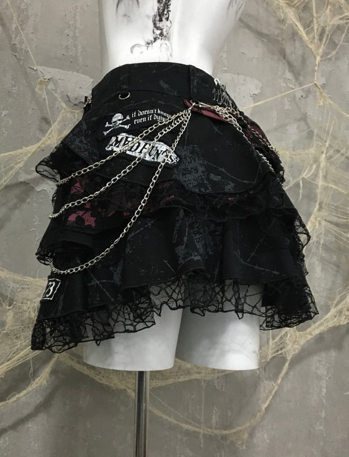 Mad Punks Chain Detail Skirt 상품이미지1