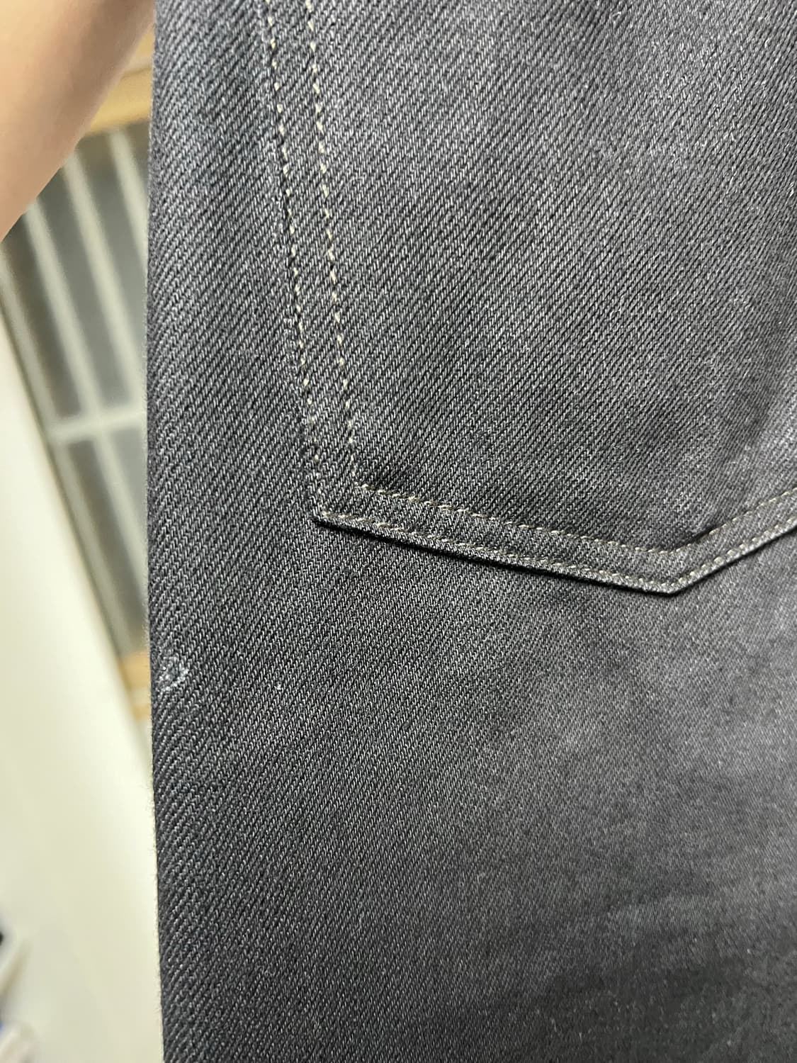 르메르 트위스티드 벨티드 팬츠 블랙 상품이미지2