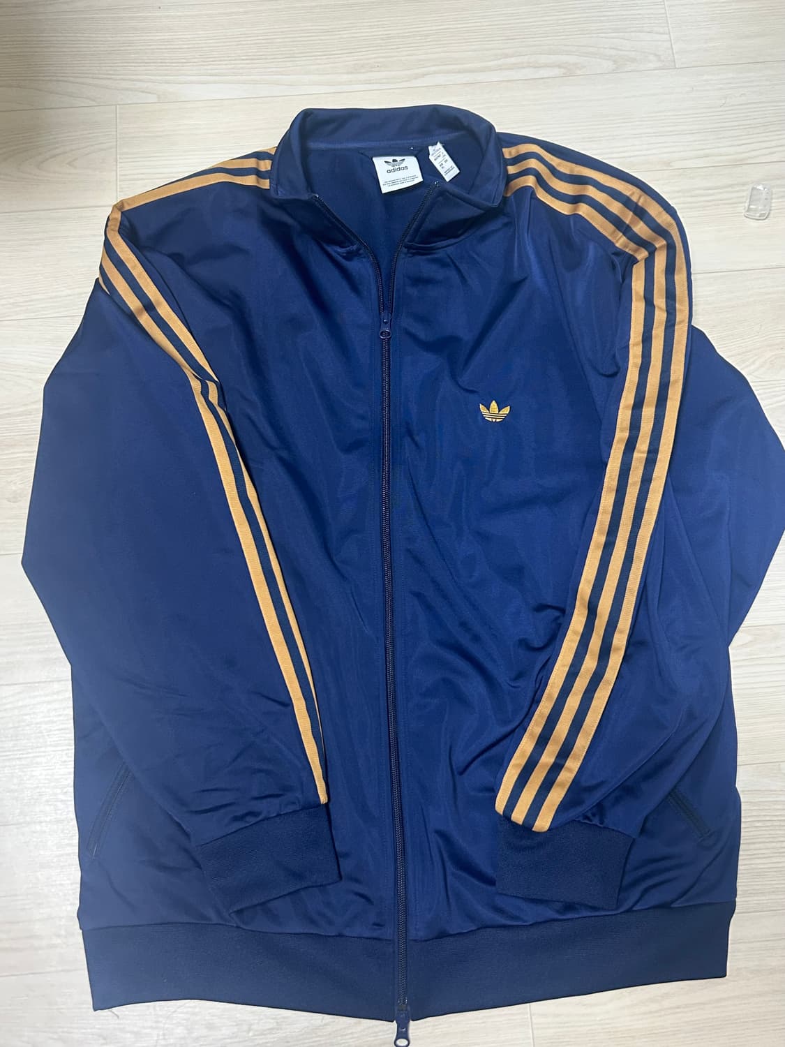 새상품 아디다스 져지 남색 판매합니다 상품이미지1