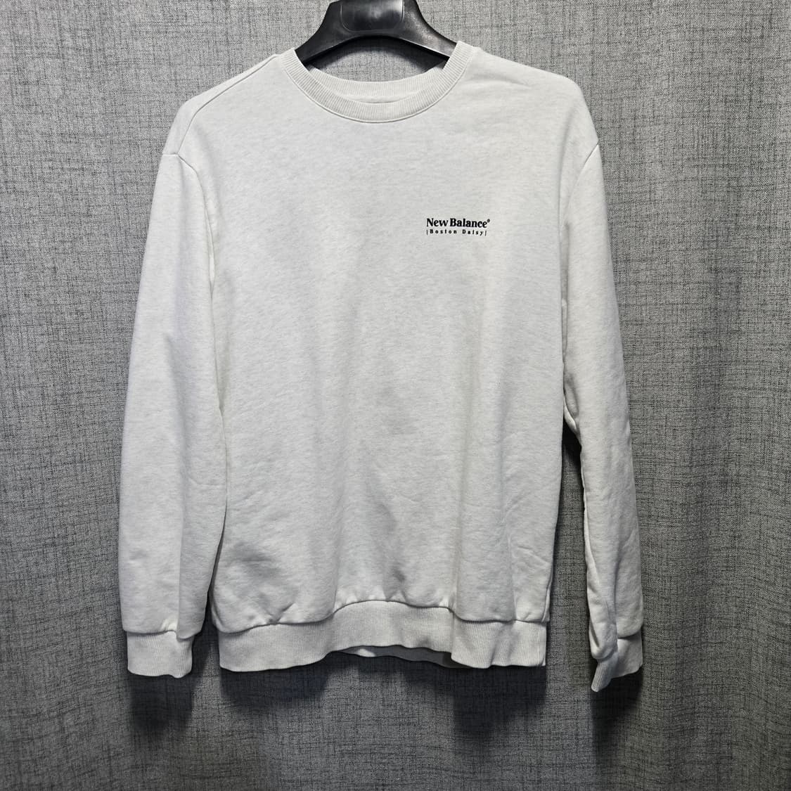 뉴발란스 맨투맨 티셔츠 화이트  상품이미지1