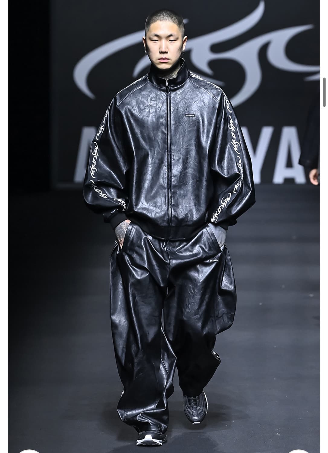 아조바이아조 비건레더 셋업  상품이미지1