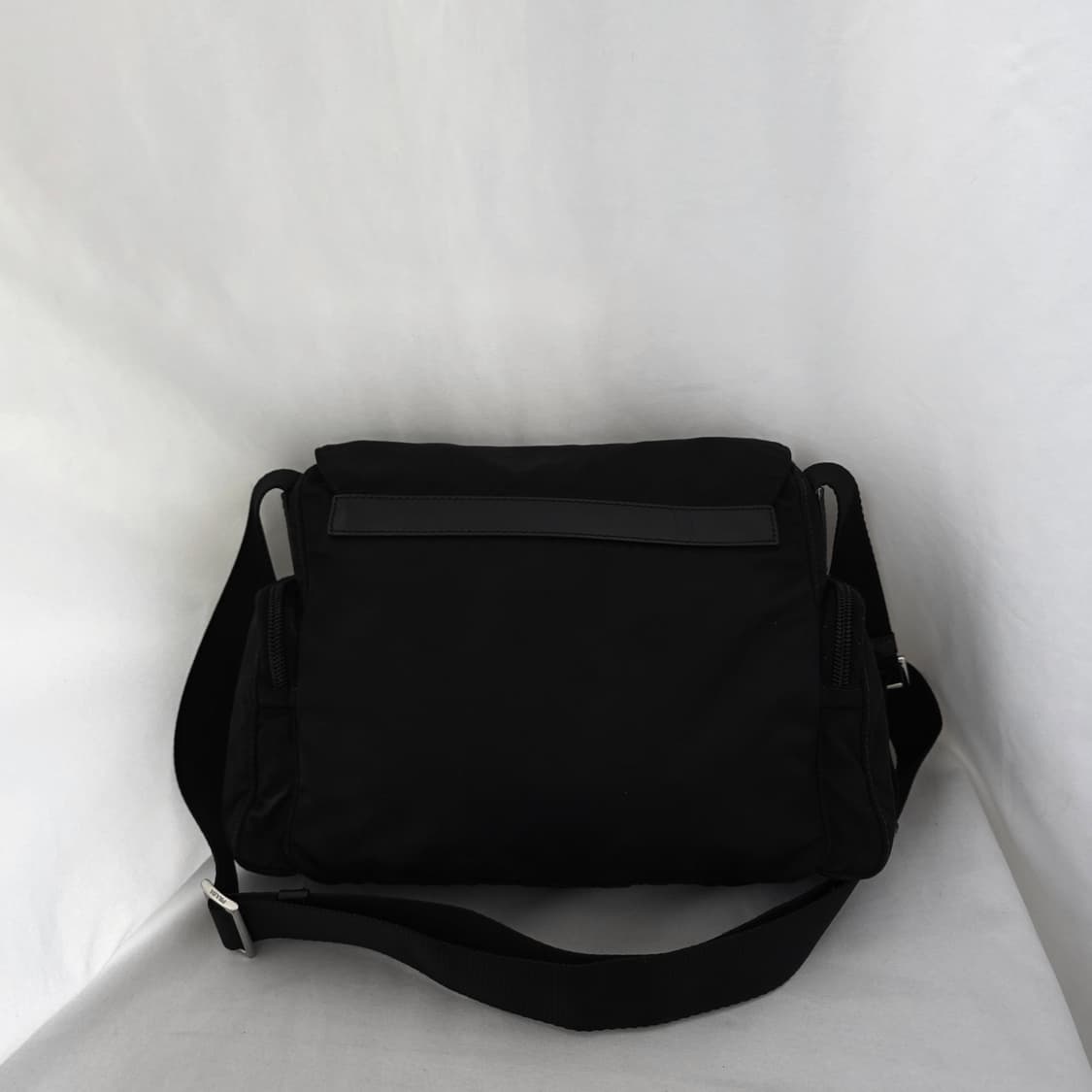 [정품 PRADA] 프라다 사이드 투포켓 나일론 크로스백 남녀공용 상품이미지5