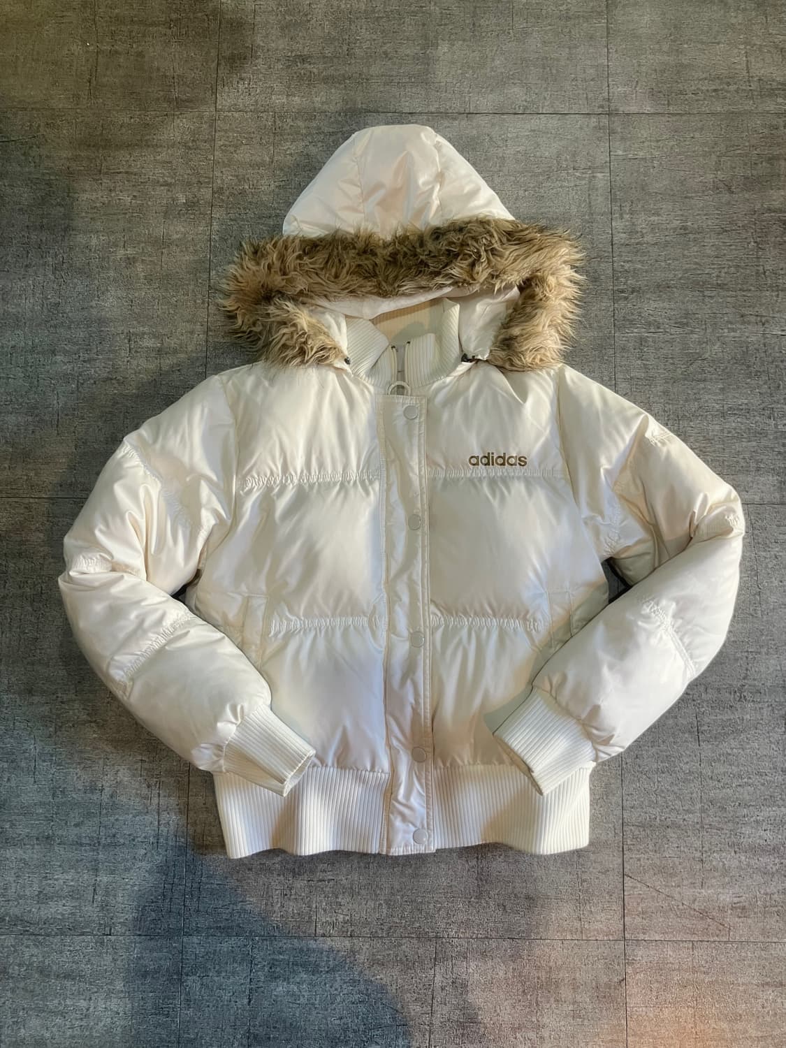 Adidas 아디다스 핀터깔y2k 울프죠 퍼패딩 상품이미지1