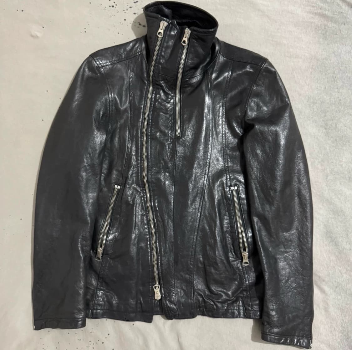 Takeshy Kurosawa 비대칭 더블집업 하이넥 레더 자켓 상품이미지3