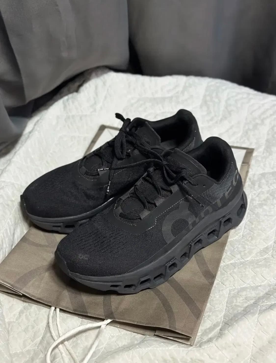 온러닝 클라우드몬스터 블랙 260 41 러닝화 상품이미지2