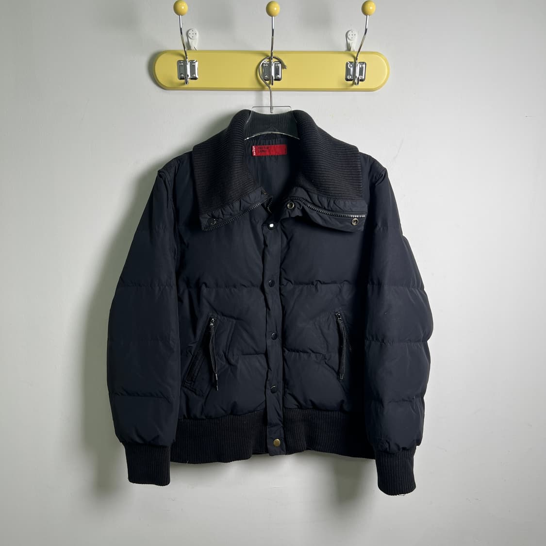 리바이스 레드탭 블랙 푸퍼 다운 패딩 상품이미지1