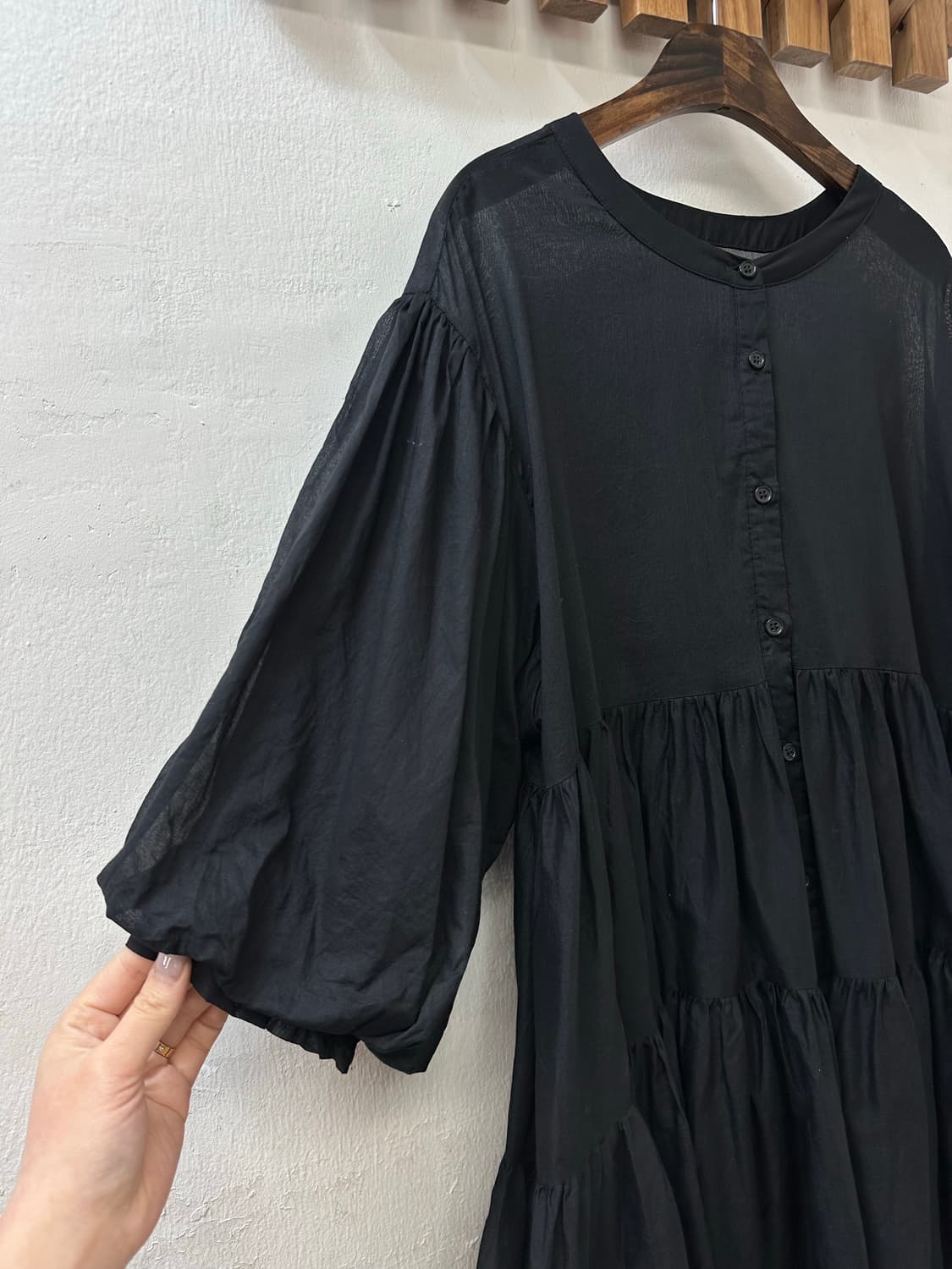 일본빈티지 아사면100% 블랙 티어드 소매 벌룬 퍼프 블라우스 상품이미지2