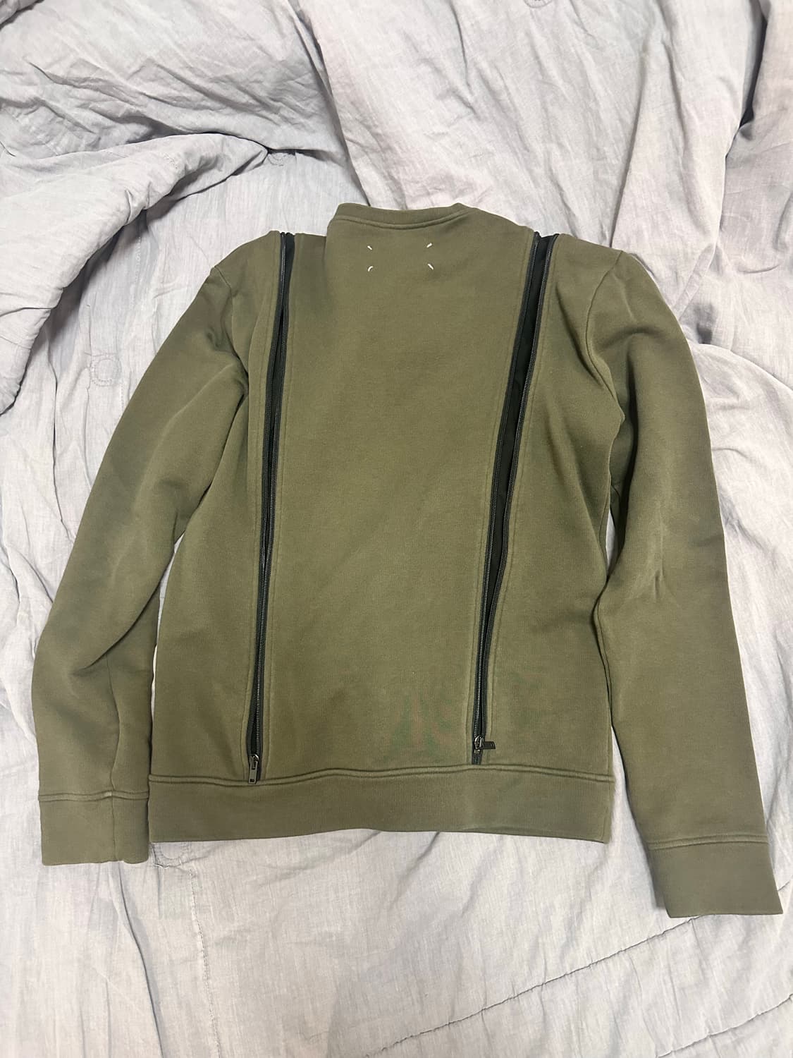 마르지엘라 지퍼 디테일 맨투맨 상품이미지2