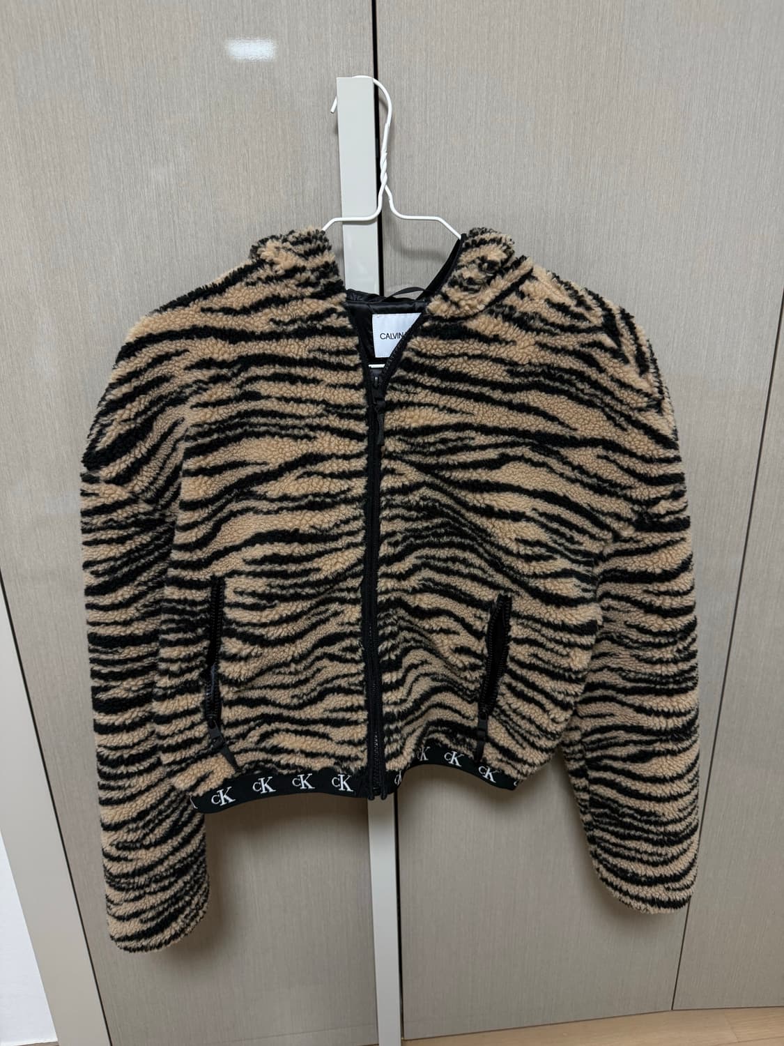 캘빈클라인 호피 후리스 상품이미지1