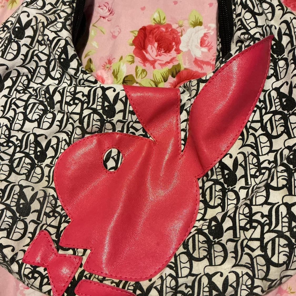 Y2K 플레이보이 핑크/블랙 모노그램 호보백 데드스탁 상품이미지2