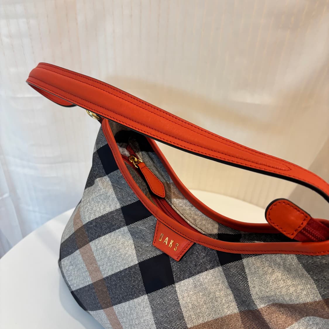 정품 닥스 나일론 체크 호보백    상품이미지6