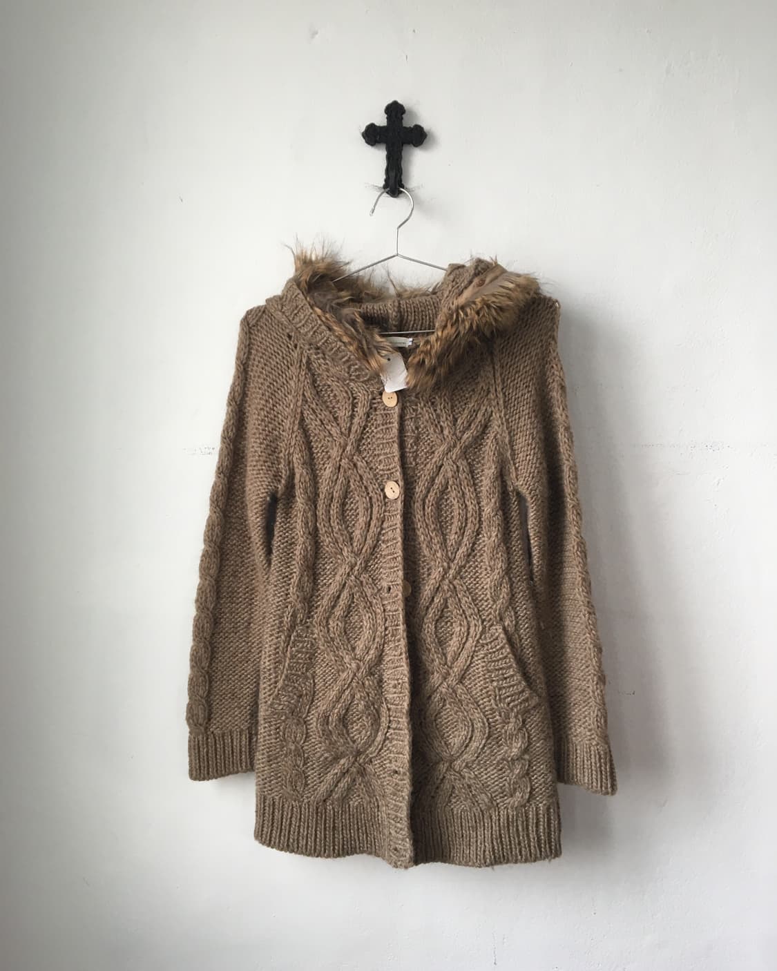Fake fur hood cable pattern knit cardiga 상품이미지2
