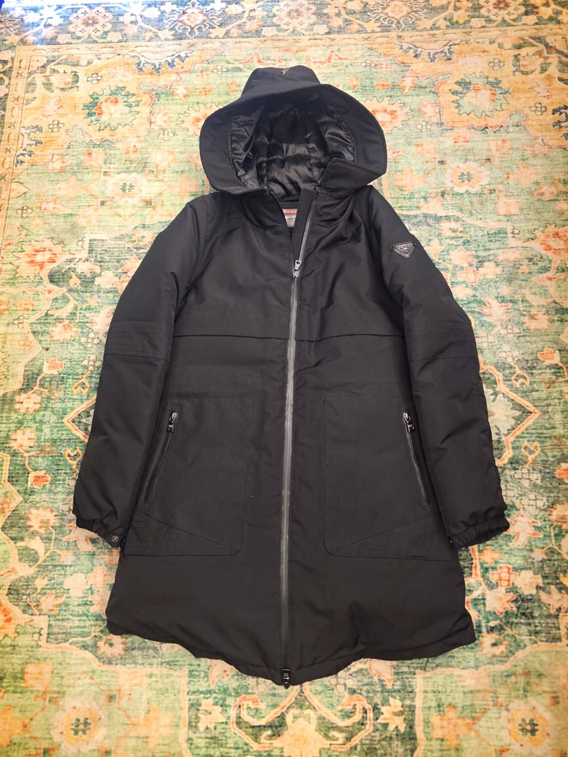 프라다(Prada) 블랙 다운 패딩 상품이미지1