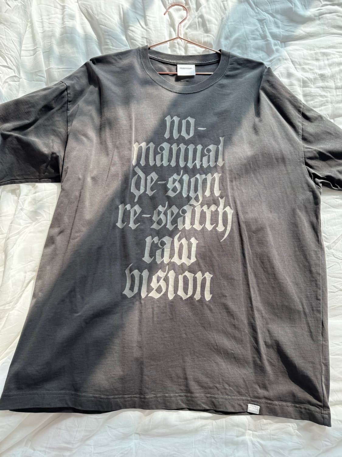 노메뉴얼 티셔츠 상품이미지1