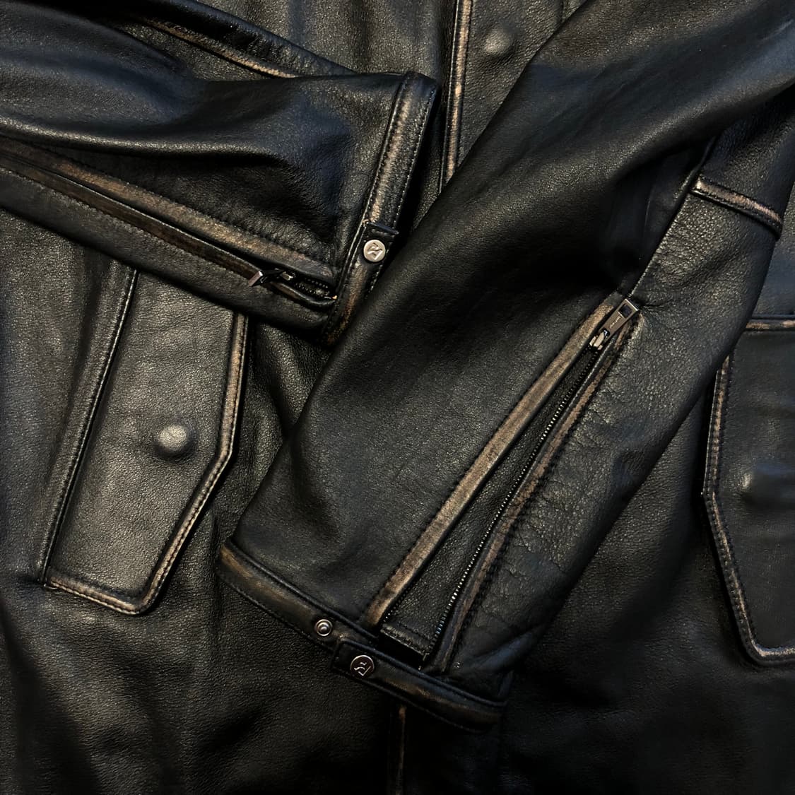 스튜디오테이블 카우하이드 레더 코트  상품이미지6